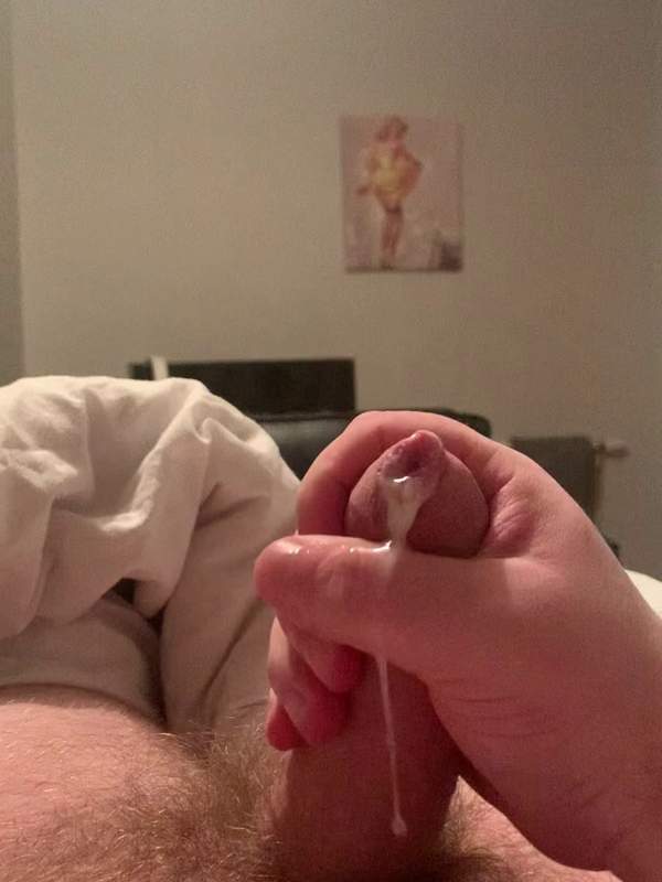 Ich will meinen Schwanz in meinem Bett gefickt sehen