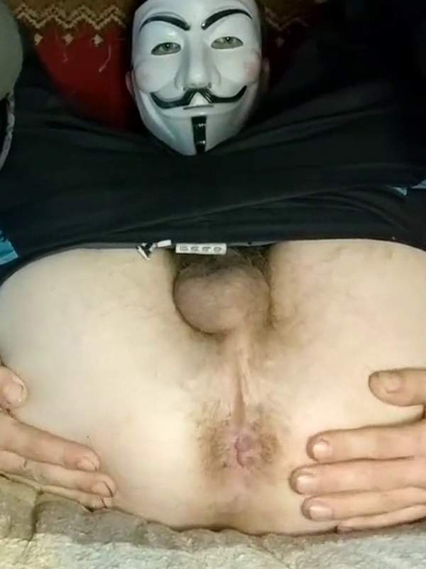 Die kleine Löcher im Mund - ein geiles Analcreampie mit dem Freund