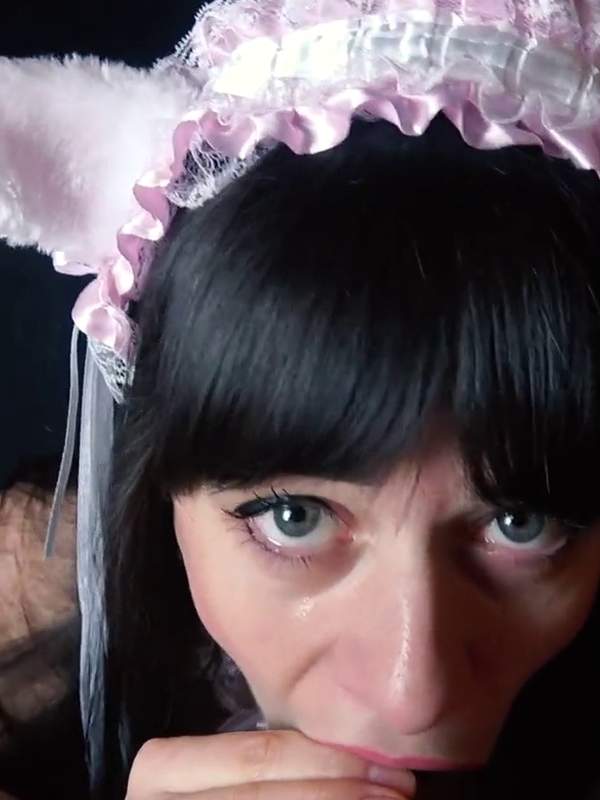 Neko Girl - tief in ihre kleine Muschi gefickt