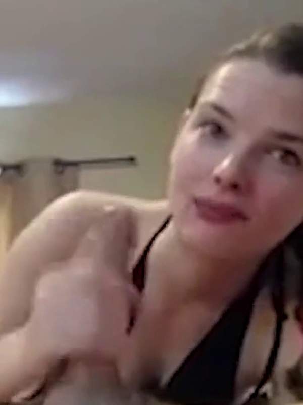 Bikini mit Killer Titten beim Sex