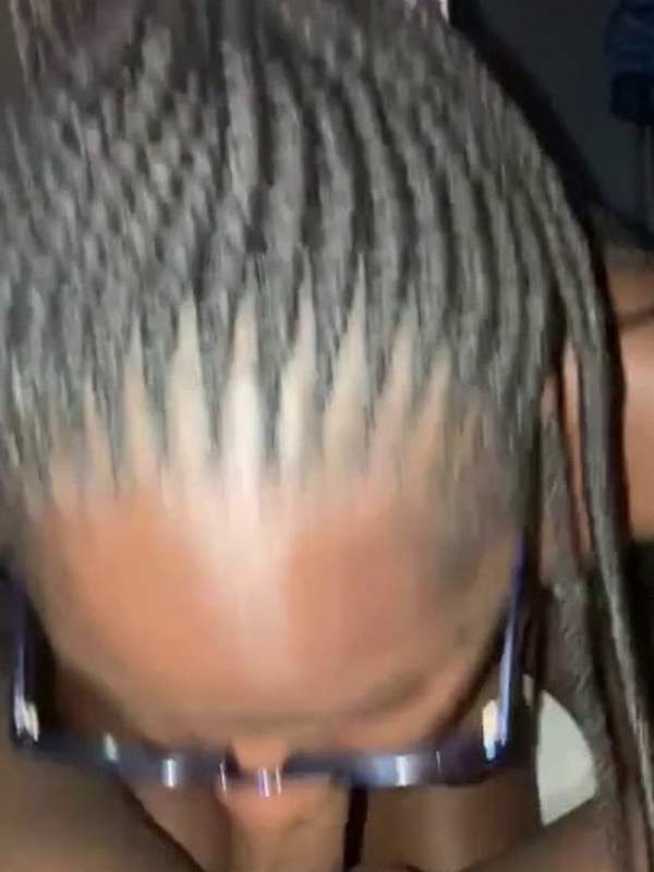 Ebony Hure gibt gawk gawk 3000