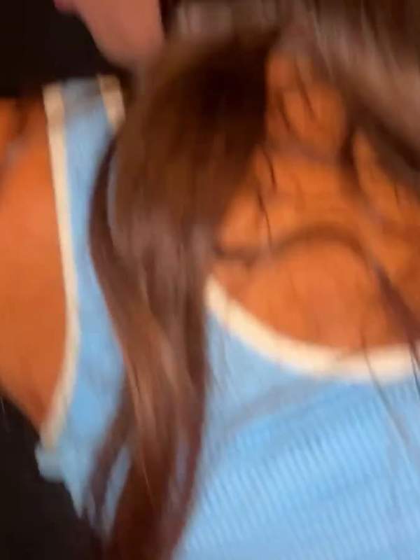Pussys zum Mund - ein geiles Video mit einer brünetten Frau