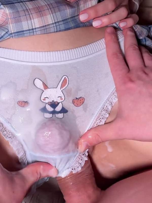Penetration und nasse Möse - ein geiles Video mit dem brasilianischen Teenager