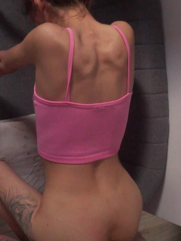 Candie Cross wird von hinten gefickt POV