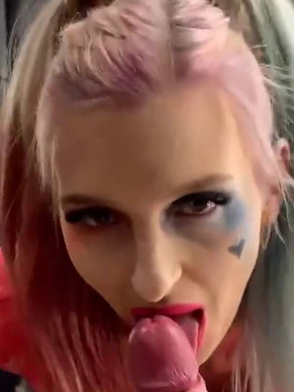 Die geile Harley Quinn liebt es mit dem Schwanz gefickt zu werden