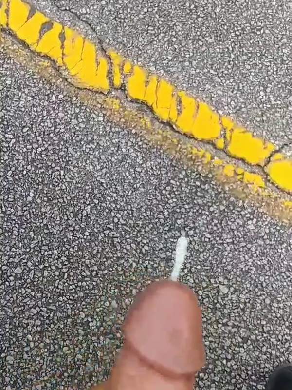 Dieser kleine Finger hat mich zum Abspritzen gebracht