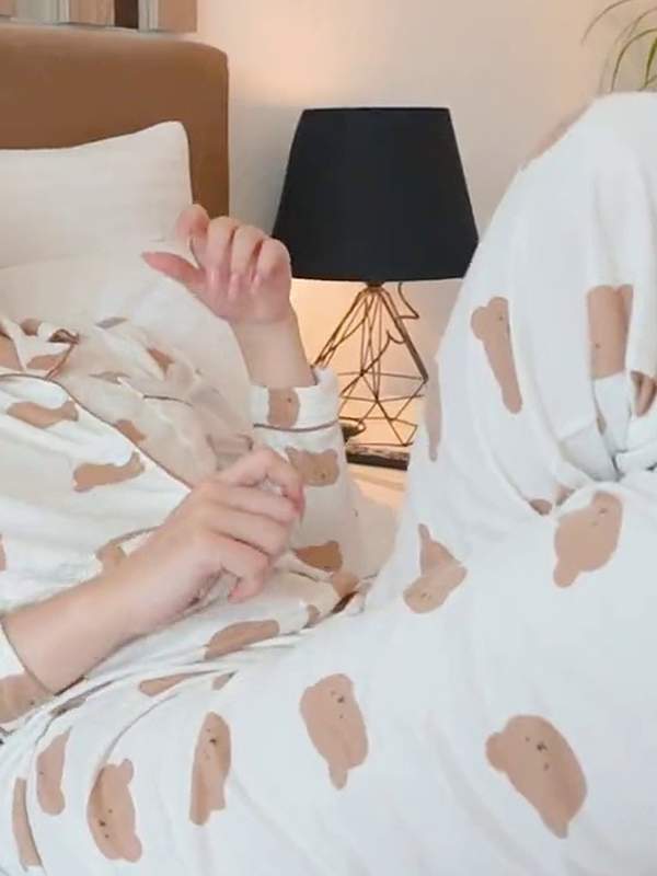 Ich habe meine Stiefschwester mit dem Schwanz gefickt