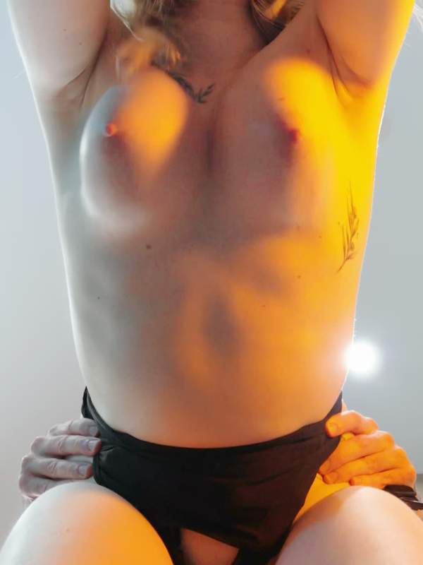 Sieh dir mehr exklusiven 18+ Content an