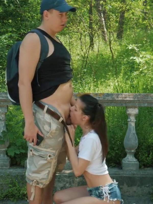 Fick - russische Brünette gibt einen schlechten Blowjob