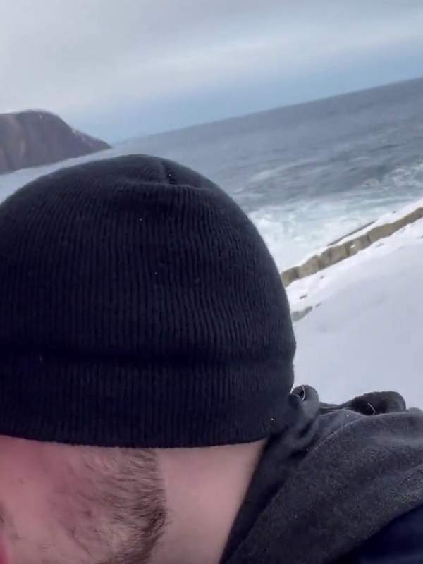Gerade mal neugieriger Fremder spritzt mir ins Gesicht beim Wandern