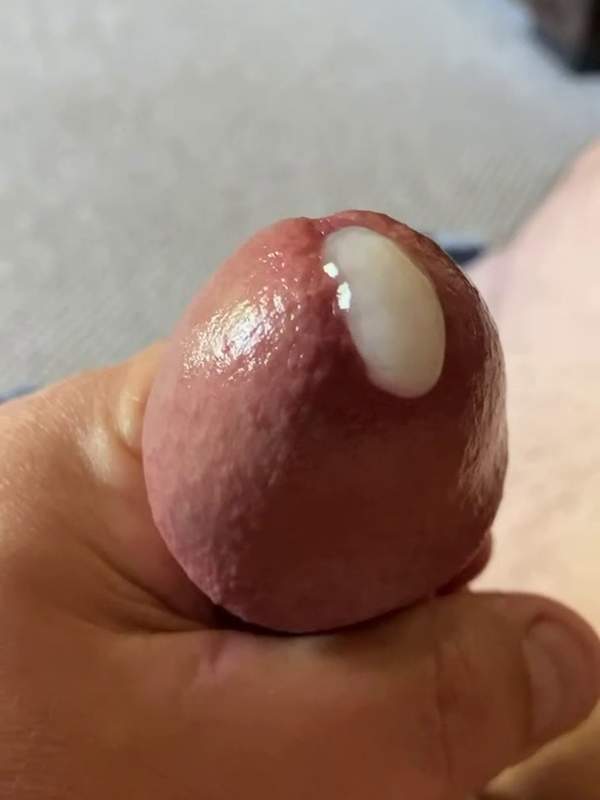 Er hat sich den Schwanz gefroren - ein geiler Geldernte mit Sperma