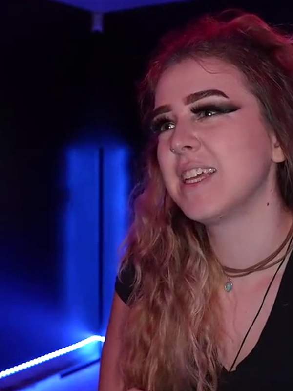 Fette Blondine mit großen Titten beim Sex
