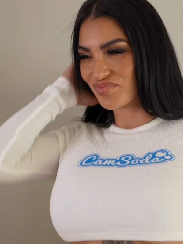 BBC - Latina mit Tattoos nimmt großen schwarzen Schwanz von ihrem Zimmergenossen