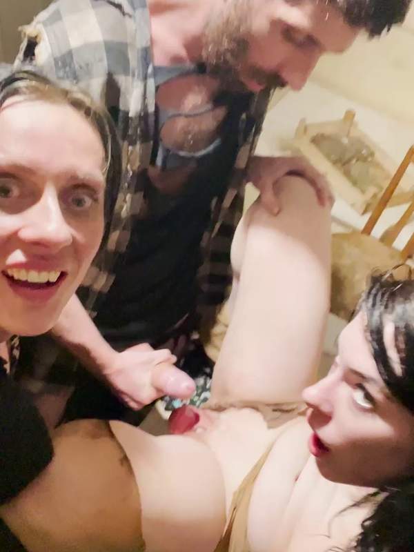 AnnaDeVille - BrittanyBardot - Versaute Familie fickt sich gegenseitig die Köpfe ab