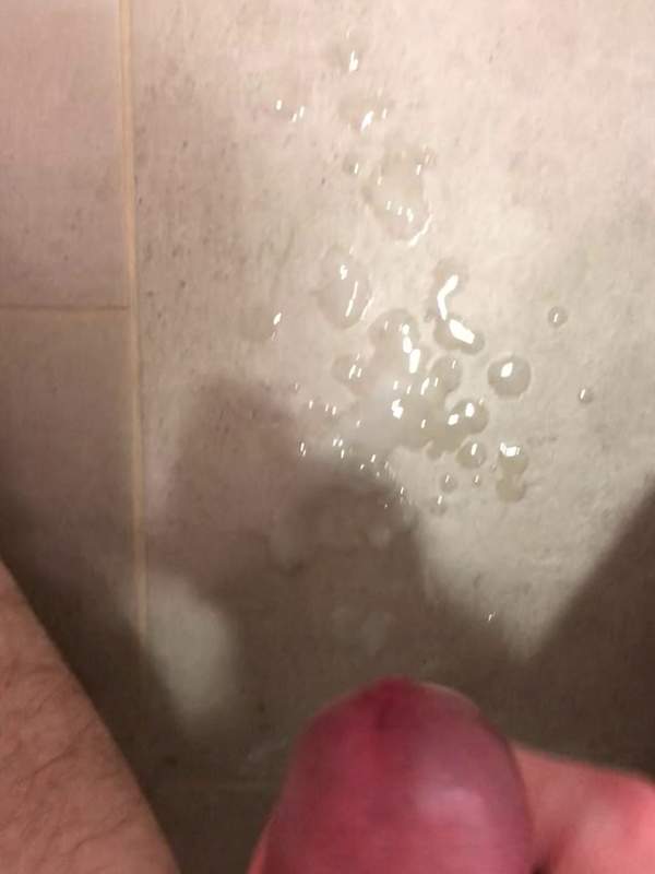 Ich habe meinen festen Griff um diesen rosa Schwanz - bereit für ein Handparty! Achte auf das Finale mit dem Sperma!