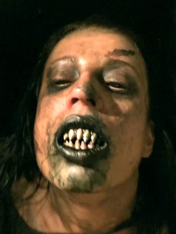 Evil Dead - Horror Porno 22 - Die böse Stute wird von dem Monster gefickt