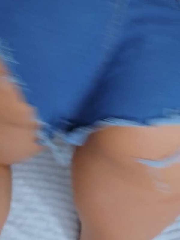 Cowboy mit großem Schwanz fickt ihre Nylons